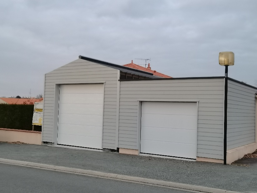 Carport (2021) 31.50 m² - La Verrie (85) |  | Attenant au garage ossature bois réalisé par l'entreprise en 2014

